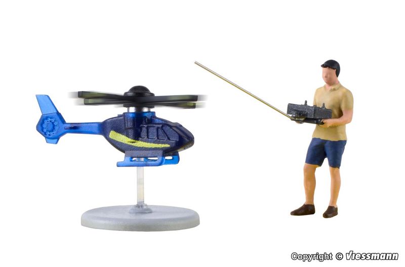 1563 H0 Amatörpilot med fjärrstyrd helikopter