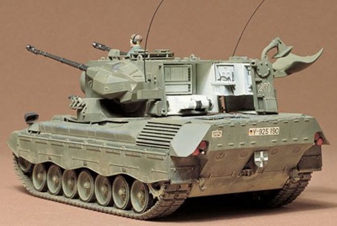 Huvudbild WEST GERMAN FLAKPANZER GEPARD MED 1 FIGUR. SKALA ...