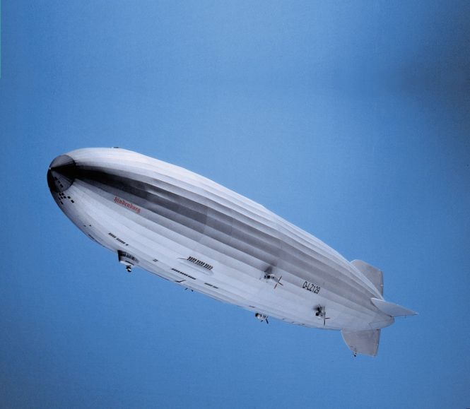 Huvudbild HINDENBURG D-LZ 129. KARTONGBYGGSATS I SKALA ...
