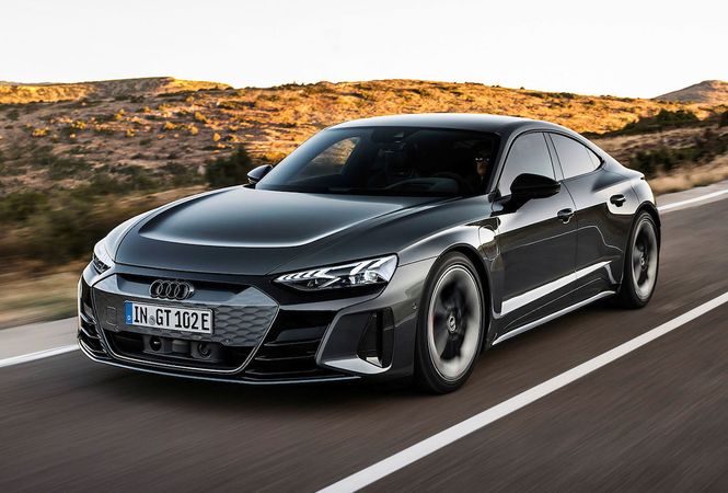 Huvudbild REVELL Audi e-tron GT easy-click-system