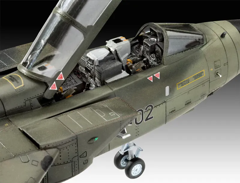 REVELL Model Set 50th Anniversary Tornado 1:72